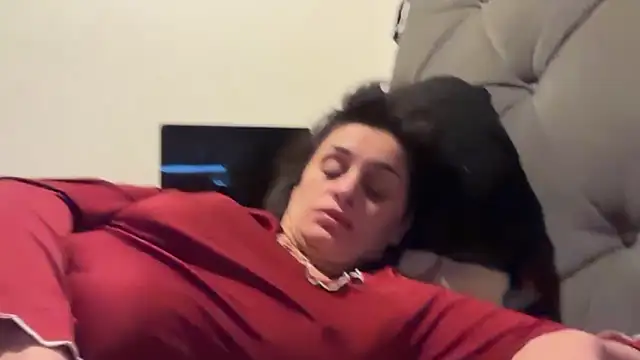 JeSuisUnTapin online show from 12/21/25, 07:48