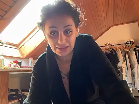 JeSuisUnTapin online show from 10/13/25, 01:02