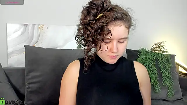Ariella Sol online show from 04/26/26, 01:14