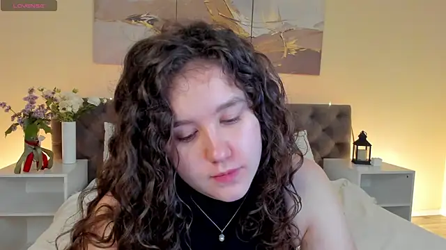Snapshot of Ariella_Sol chatting on 06/15/26, 01:06 Ariella Sol online show from 06/15/26, 01:06