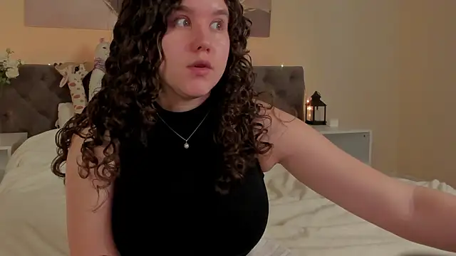 Snapshot of Ariella_Sol chatting on 07/03/26, 01:01 Ariella Sol online show from 07/03/26, 01:01