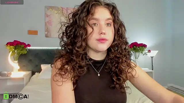 Ariella Sol online show from 04/12/26, 01:20