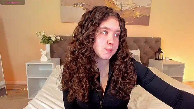 Snapshot of Ariella_Sol chatting on 06/11/26, 01:16 Ariella Sol online show from 06/11/26, 01:16