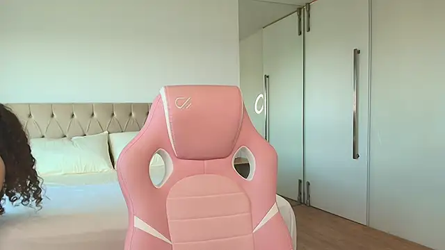 Ariella Sol online show from 02/15/26, 07:24