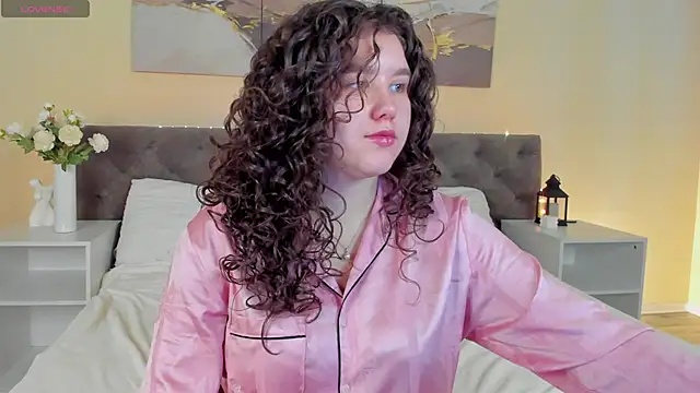 Ariella Sol online show from 04/21/26, 09:27