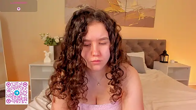 Snapshot of Ariella_Sol chatting on 06/11/26, 02:53 Ariella Sol online show from 06/11/26, 02:53
