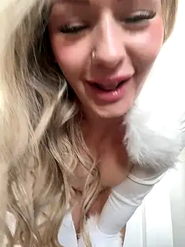 LoveShae  online show from 10/13/25, 05:47