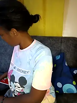 pretty-eyes23 online show from 02/17/25, 05:12