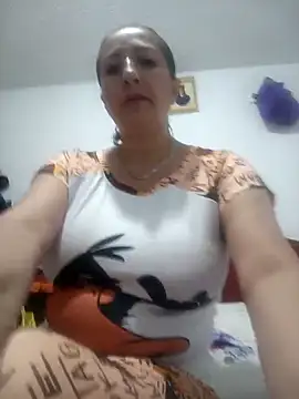 Snapshot of any_mour chatting on 02/26/26, 03:01 any mour online show from 02/26/26, 03:01