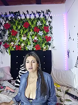 Snapshot of any_mour chatting on 01/09/26, 09:22 any mour online show from 01/09/26, 09:22