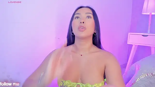 Cameliaa Smiith online show from 11/12/25, 03:32