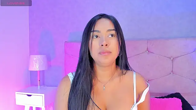 Snapshot of Cameliaa_Smiith chatting on 09/12/25, 04:01 Cameliaa Smiith online show from 09/12/25, 04:01