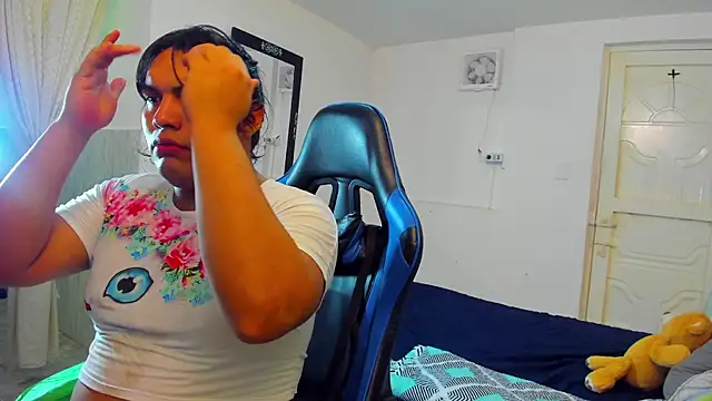 Margoth Montilla online show from 10/22/25, 04:12