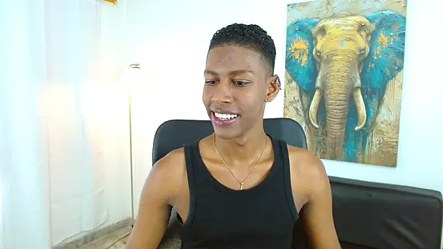 maiki18  online show from 11/13/25, 08:46