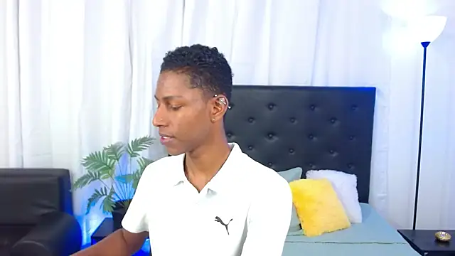 maiki18  online show from 11/08/25, 01:58