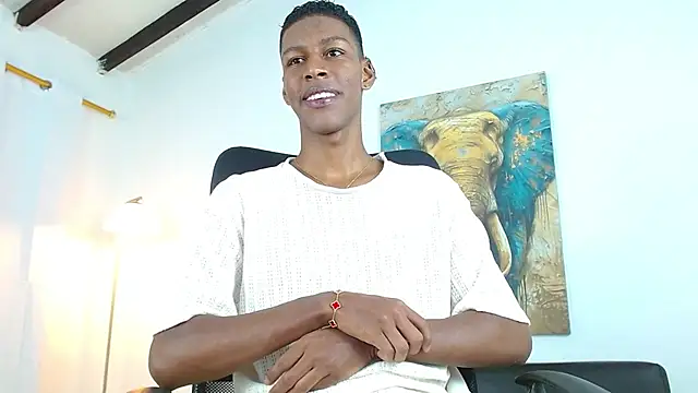 maiki18  online show from 11/14/25, 08:34