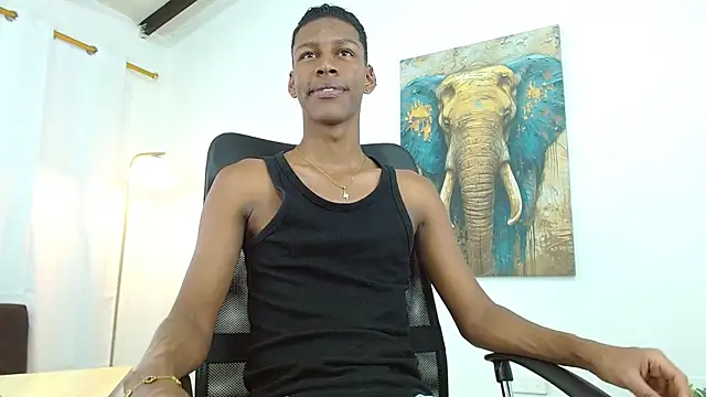 maiki18  online show from 10/31/25, 09:00