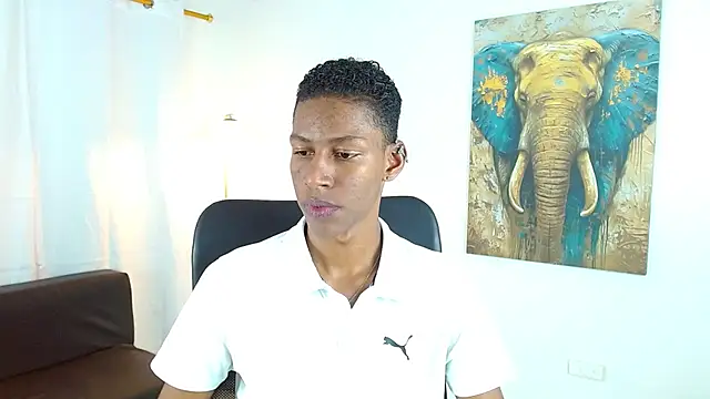 maiki18  online show from 12/04/25, 08:52