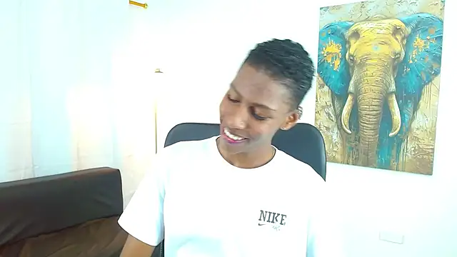 maiki18  online show from 11/21/25, 08:52