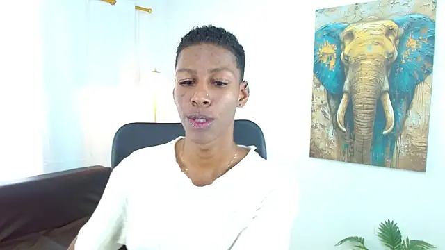 maiki18  online show from 12/15/25, 08:47