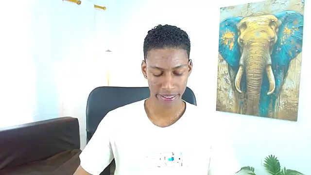 maiki18  online show from 12/16/25, 09:19