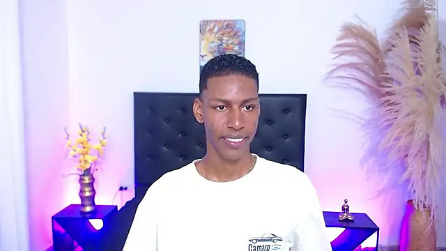 maiki18  online show from 10/29/25, 08:52