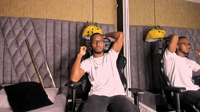 JamesParck online show from 04/10/26, 10:39