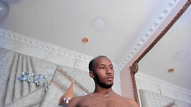 Snapshot of JamesParck chatting on 02/20/25, 06:35 JamesParck online show from 02/20/25, 06:35