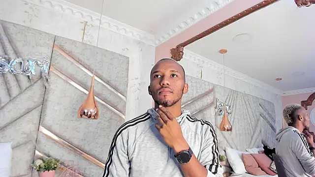 Snapshot of JamesParck chatting on 02/21/25, 12:38 JamesParck online show from 02/21/25, 12:38