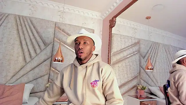 Snapshot of JamesParck chatting on 03/17/25, 12:57 JamesParck online show from 03/17/25, 12:57