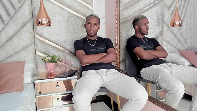 Snapshot of JamesParck chatting on 02/28/25, 06:31 JamesParck online show from 02/28/25, 06:31