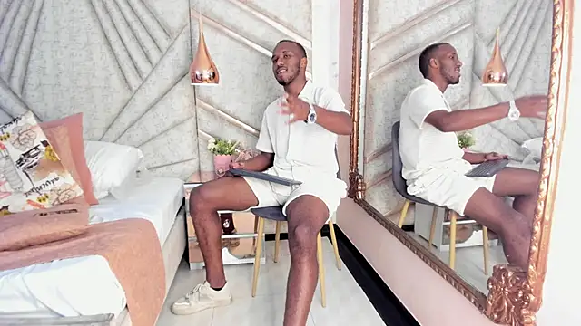 Snapshot of JamesParck chatting on 03/14/25, 06:07 JamesParck online show from 03/14/25, 06:07