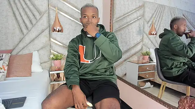 Snapshot of JamesParck chatting on 02/25/25, 12:27 JamesParck online show from 02/25/25, 12:27