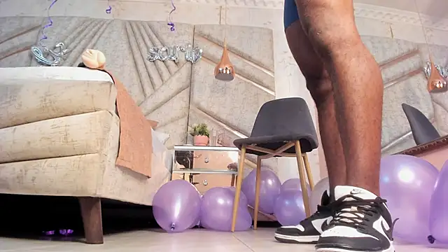 Snapshot of JamesParck chatting on 02/17/25, 03:33 JamesParck online show from 02/17/25, 03:33