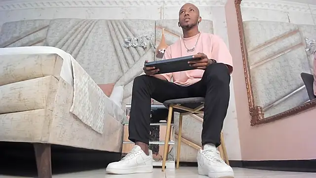 Snapshot of JamesParck chatting on 02/22/25, 11:24 JamesParck online show from 02/22/25, 11:24