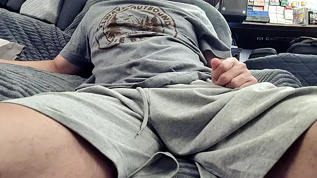 Snapshot of ClampMaster chatting on 11/29/25, 10:54 ClampMaster online show from 11/29/25, 10:54