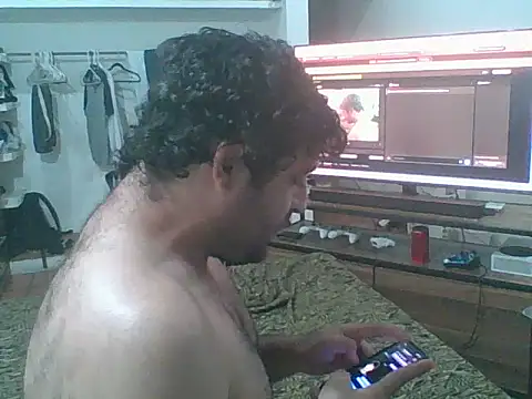 Snapshot of MrPatrick777 chatting on 01/12/26, 06:53 MrPatrick777 online show from 01/12/26, 06:53