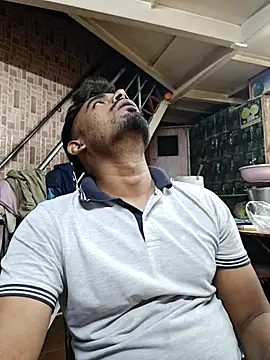 Snapshot of rayhan085 chatting on 09/21/25, 10:48 rayhan085 online show from 09/21/25, 10:48