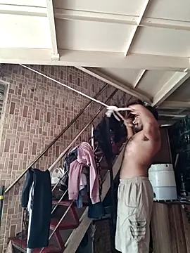 Snapshot of rayhan085 chatting on 09/10/25, 08:24 rayhan085 online show from 09/10/25, 08:24