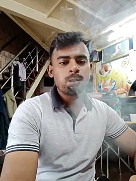 Snapshot of rayhan085 chatting on 09/21/25, 10:09 rayhan085 online show from 09/21/25, 10:09