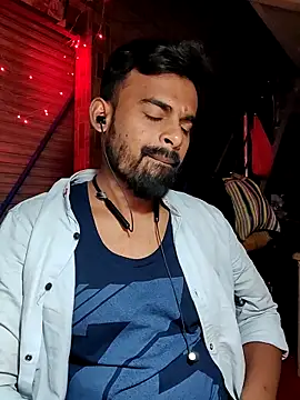 Snapshot of rayhan085 chatting on 02/16/25, 01:38 rayhan085 online show from 02/16/25, 01:38