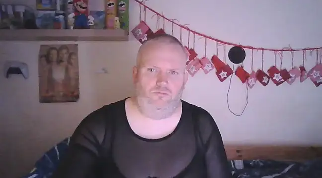 ShyBoy1982 online show from 02/23/25, 04:39