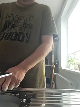 ShyBoy1982 online show from 09/30/25, 11:05