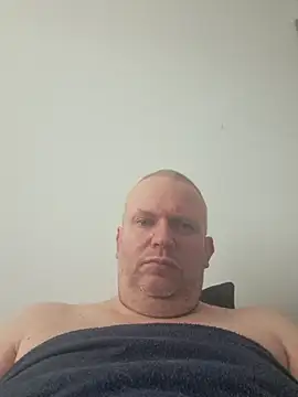 ShyBoy1982 online show from 02/09/26, 01:09