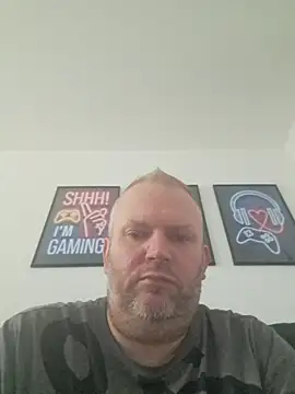 ShyBoy1982 online show from 11/06/25, 01:15