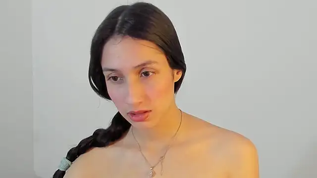 Snapshot of ericbana__ chatting on 12/19/24, 03:18 ericbana online show from 12/19/24, 03:18