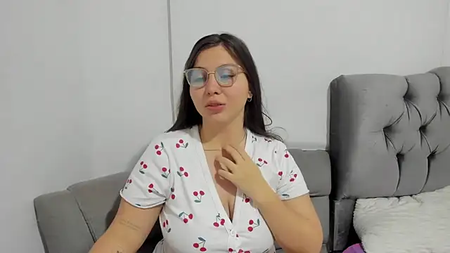 Emily Rowley online show from 12/15/25, 03:45