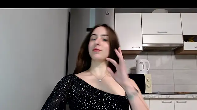 Snapshot of SierraSky_ chatting on 04/21/26, 05:19 SierraSky online show from 04/21/26, 05:19