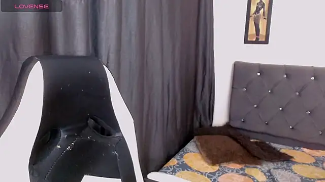 AdharaaMoon online show from 10/25/25, 07:14