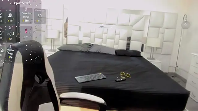 AdharaaMoon online show from 11/18/25, 07:17